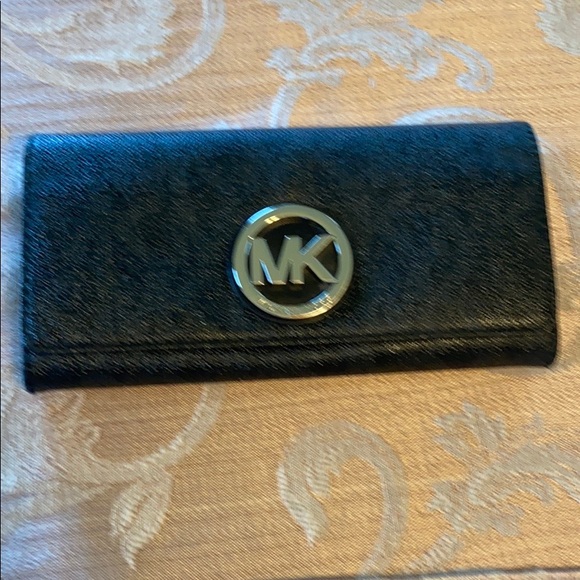Michael Kors Wallet - Picture 1 of 2